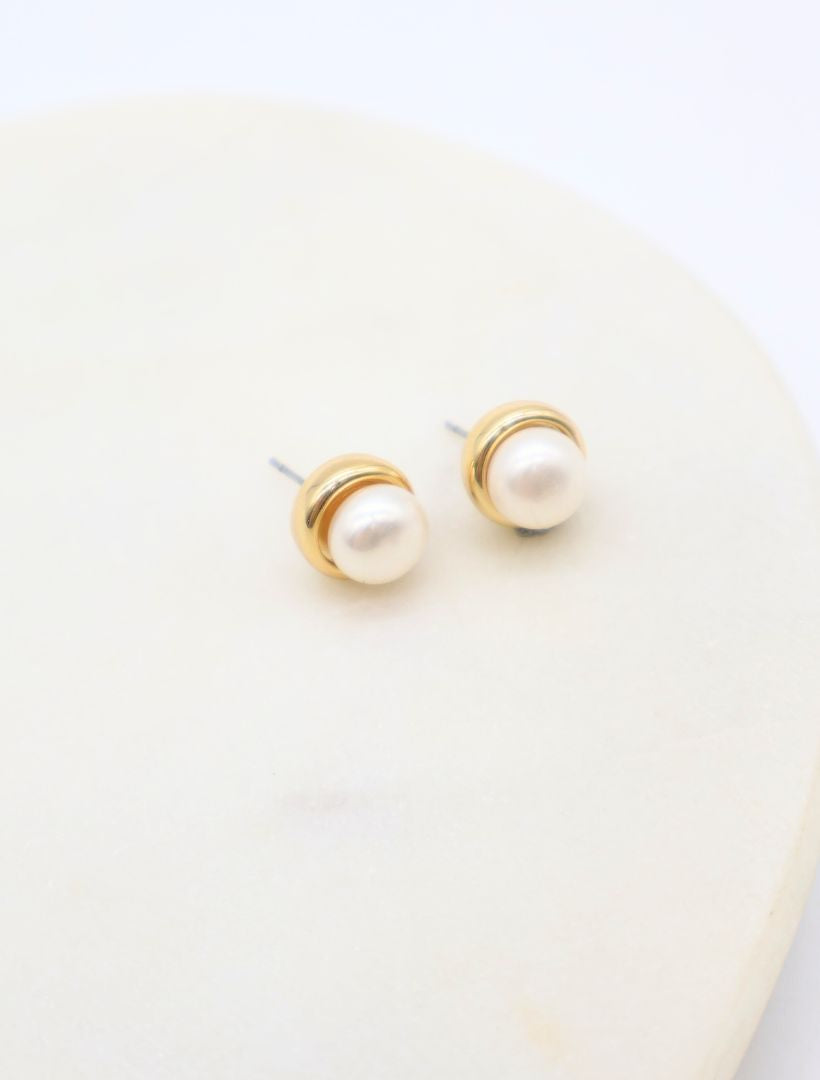 Button Pearl Studs