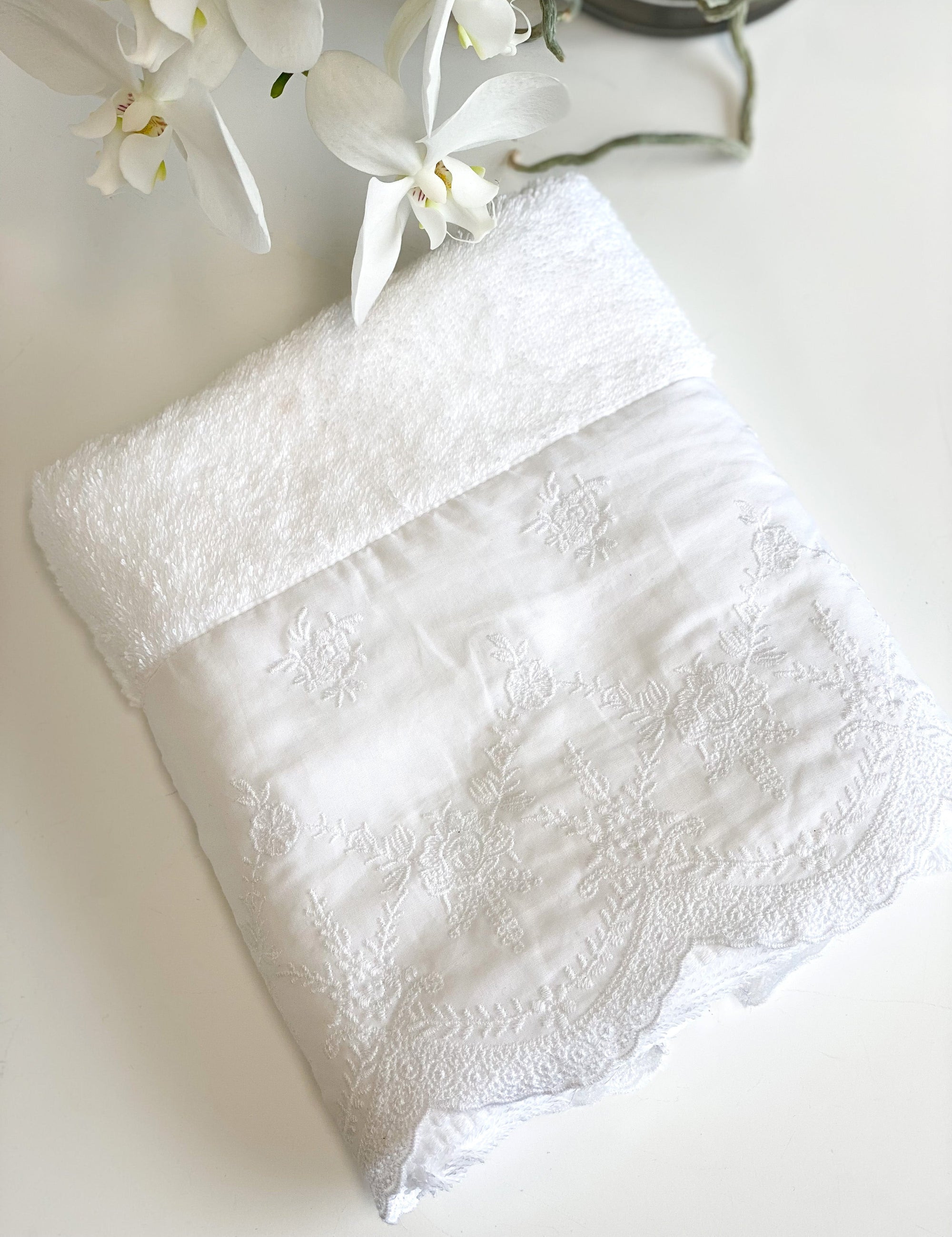 Embroidered Pure Cotton Hand Towel White - Zjoosh