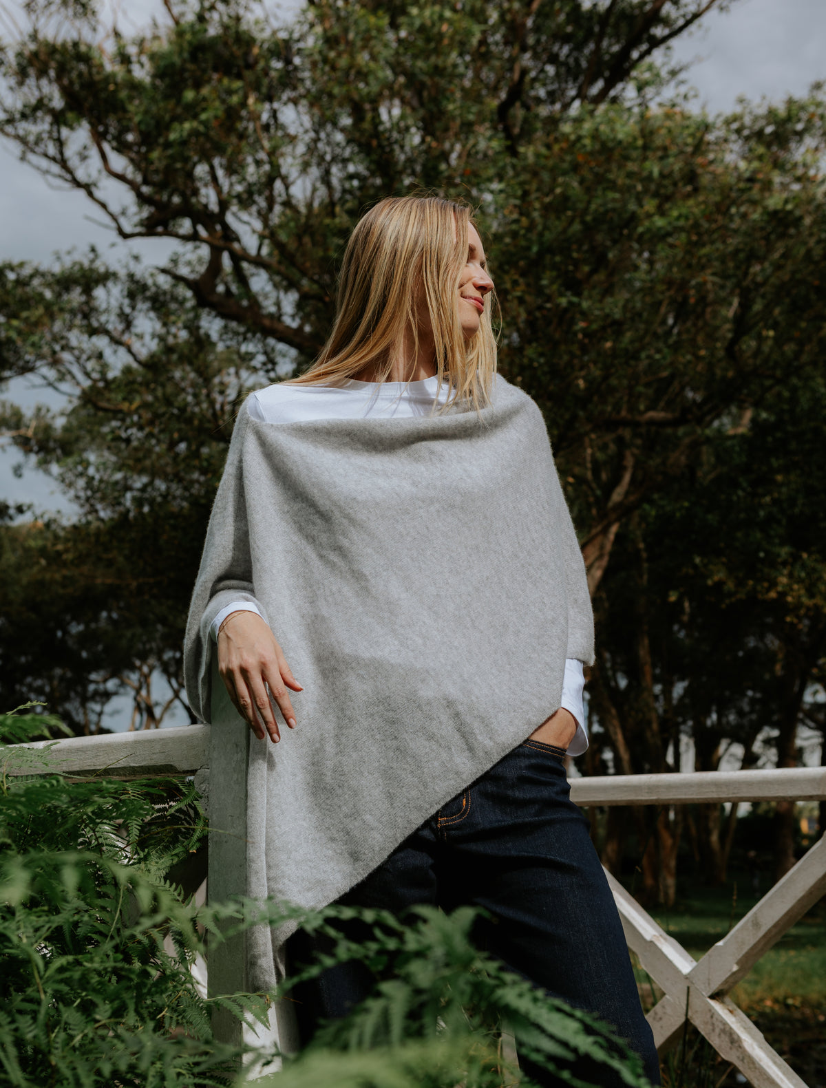 Cashmere Ponchette Grey