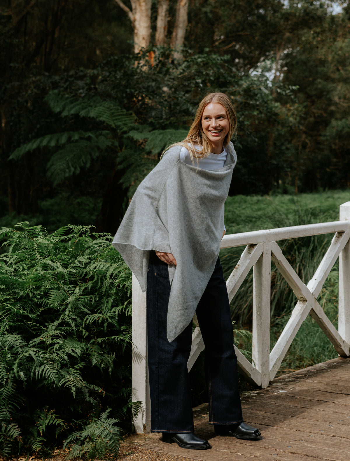 Cashmere Ponchette Grey