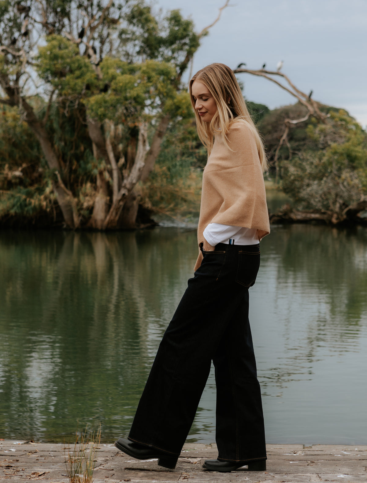 Cashmere Ponchette Camel