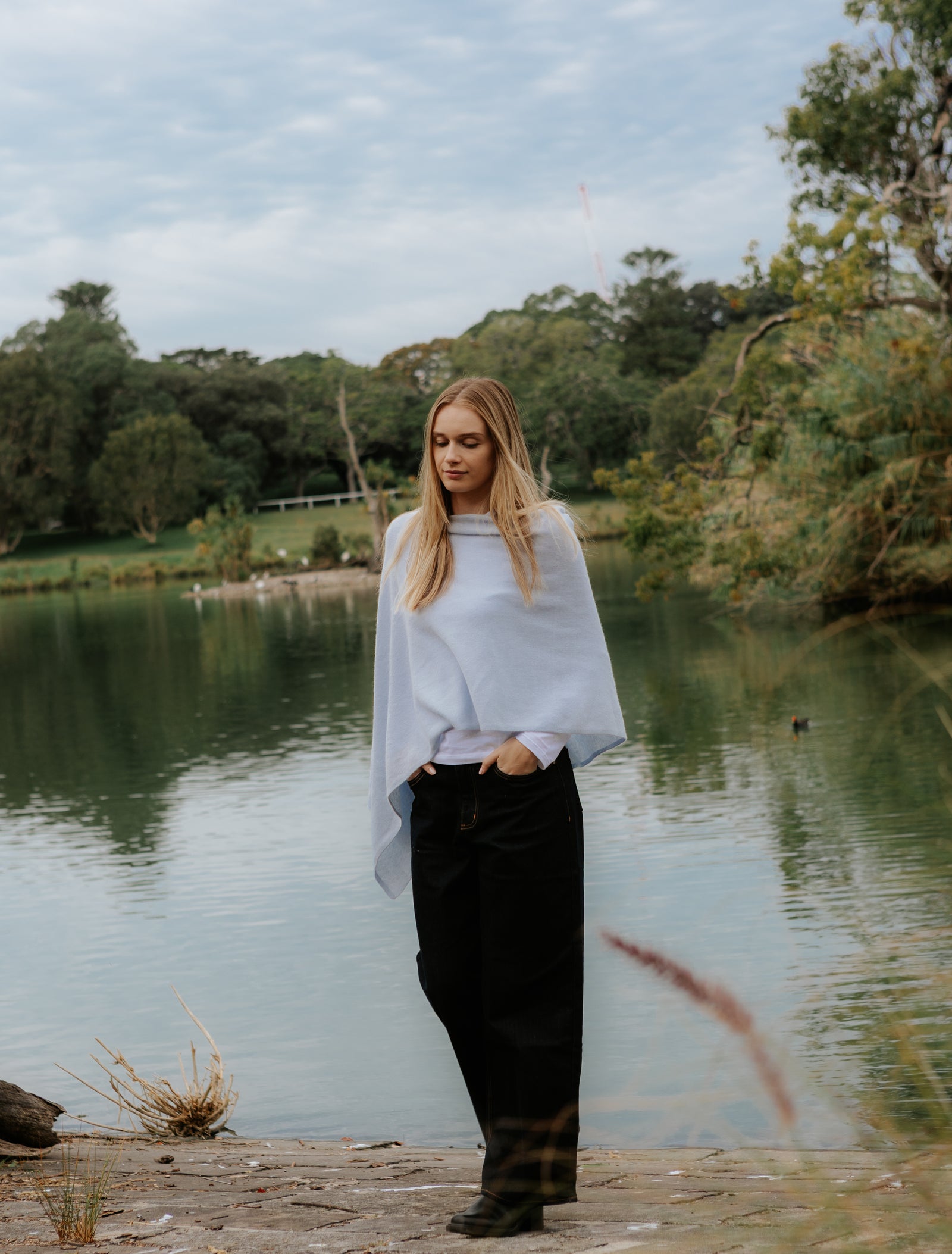 Cashmere Ponchette Pale Blue - Zjoosh
