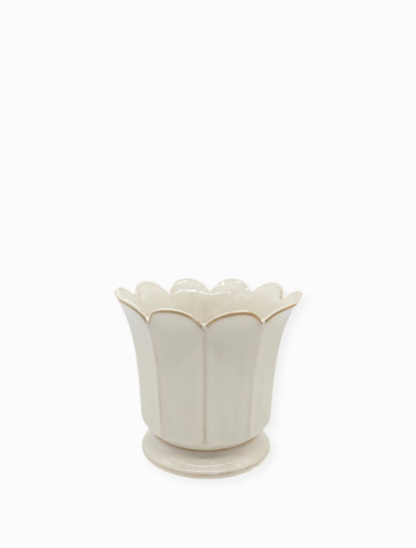 Front view - white scallop pot small