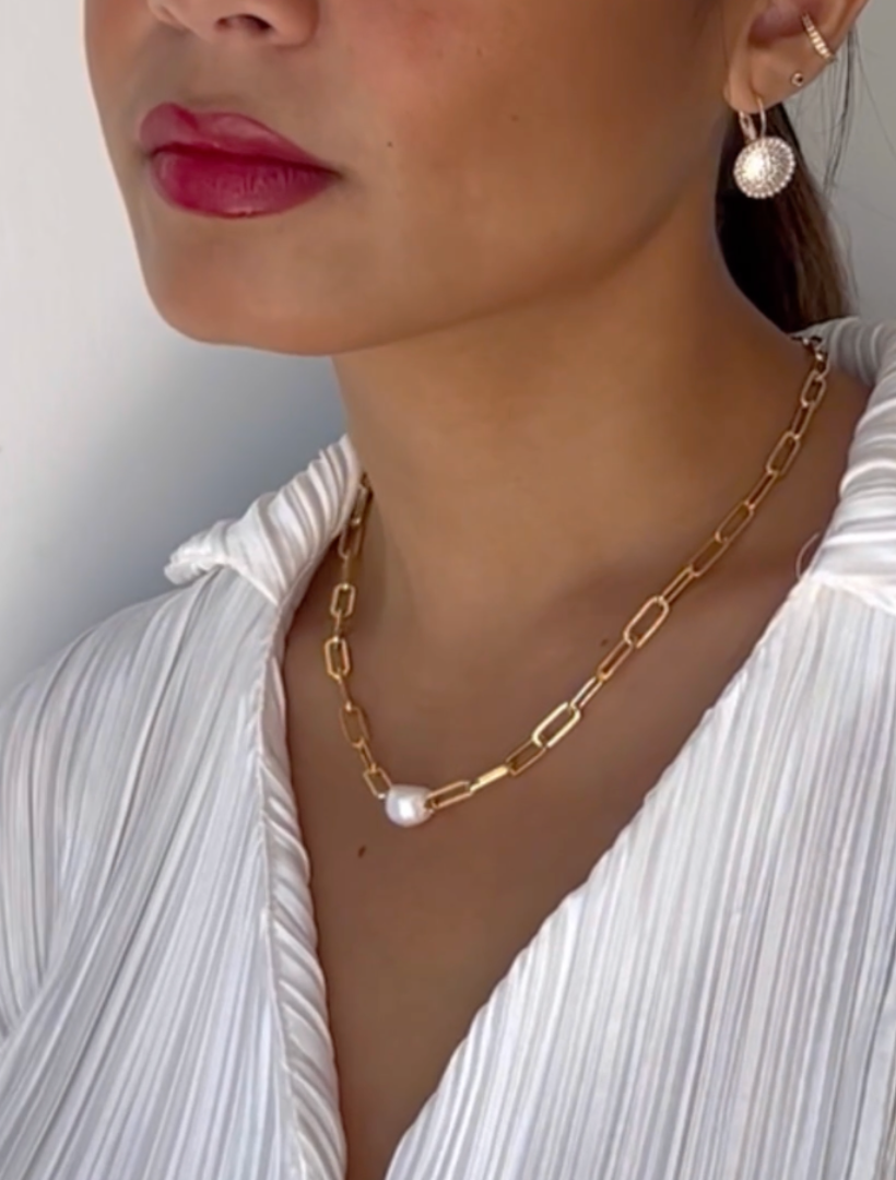 Gold Chain and Horizontal Pearl Necklace - Zjoosh