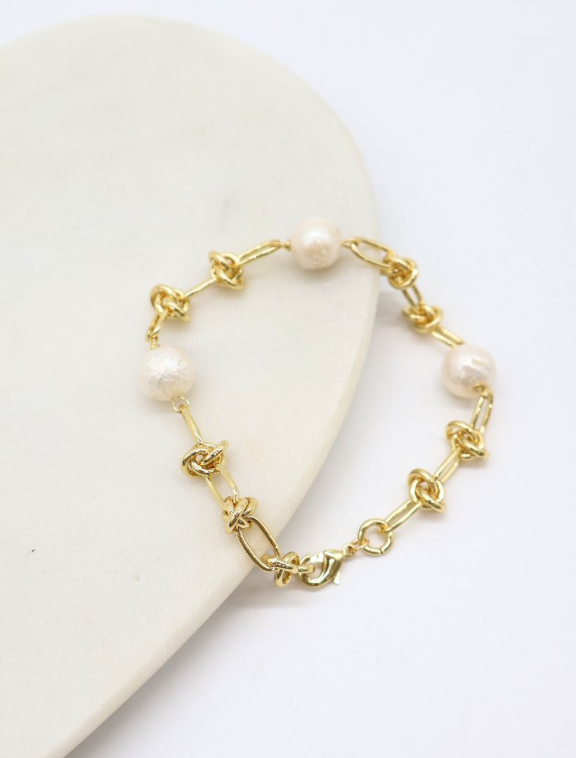 Gold Knot and Pearl Bracelet