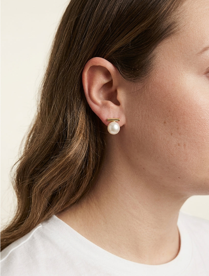 Bar Pearl Studs