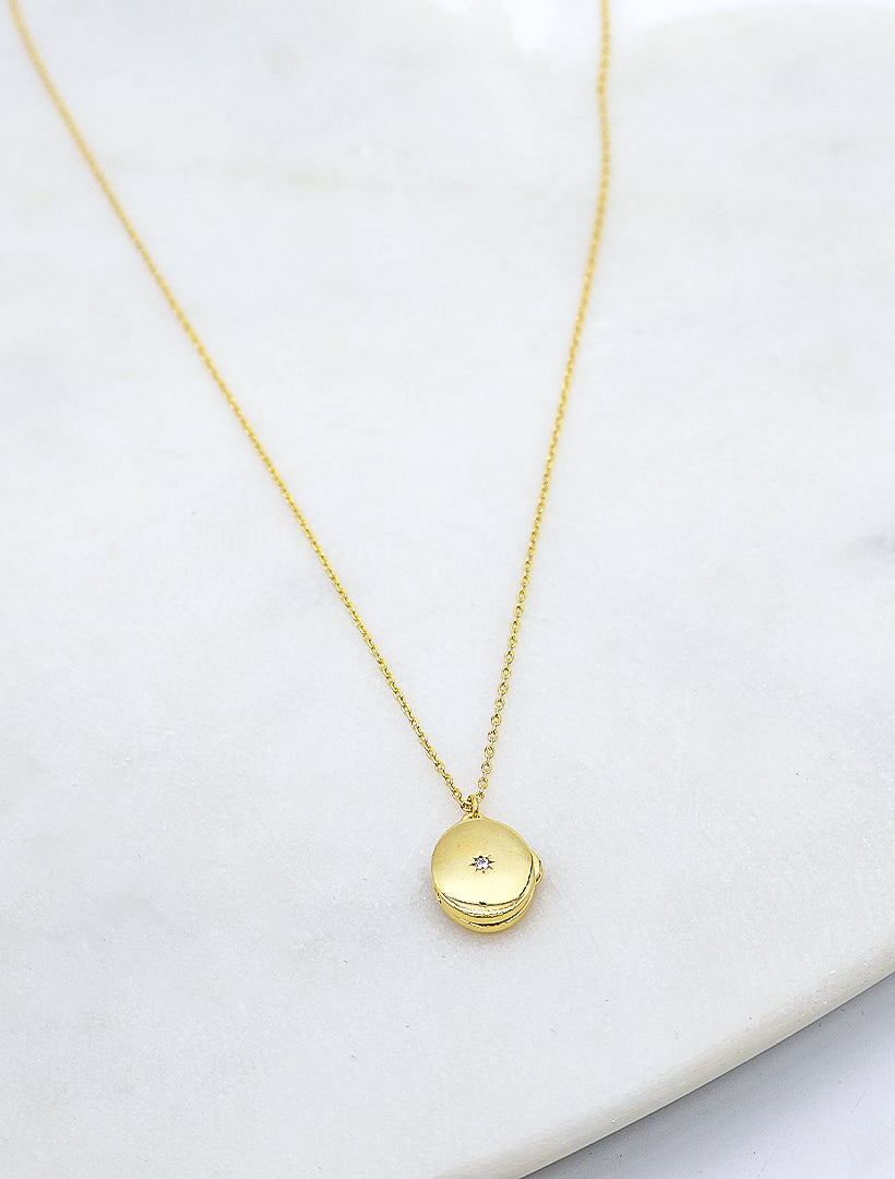 Oval Locket Necklace Gold