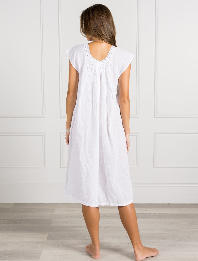 Back view - white lace short sleeve nightgown 