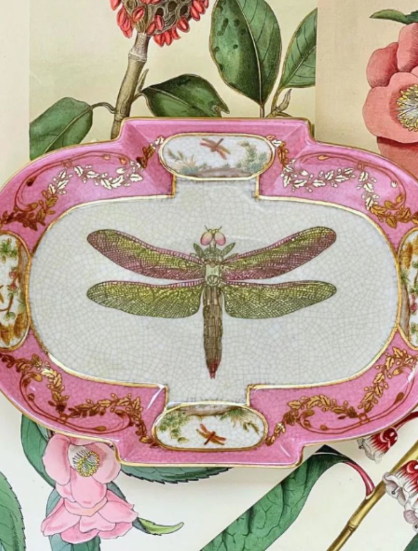 Detail - pink soap tray 