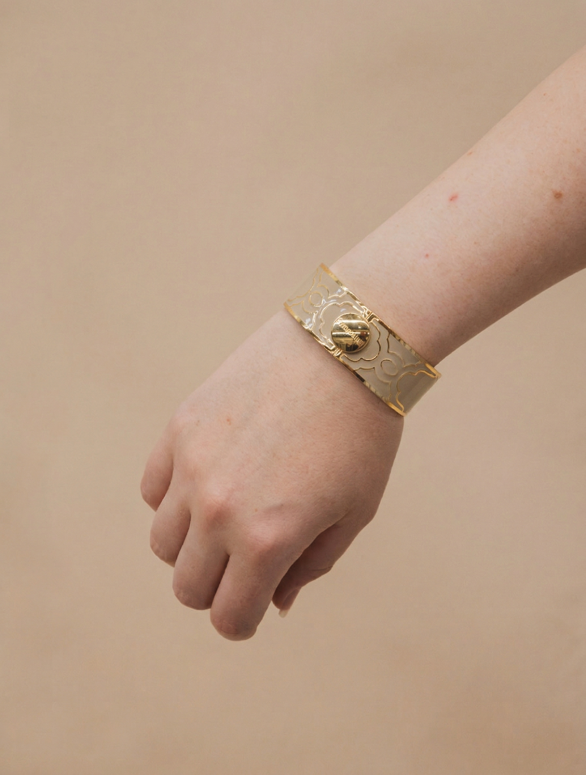 Symposium Enamel Cuff Beige