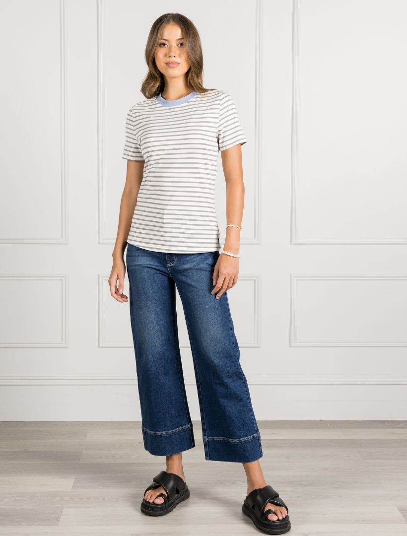 Full look - grey striped cotton tee