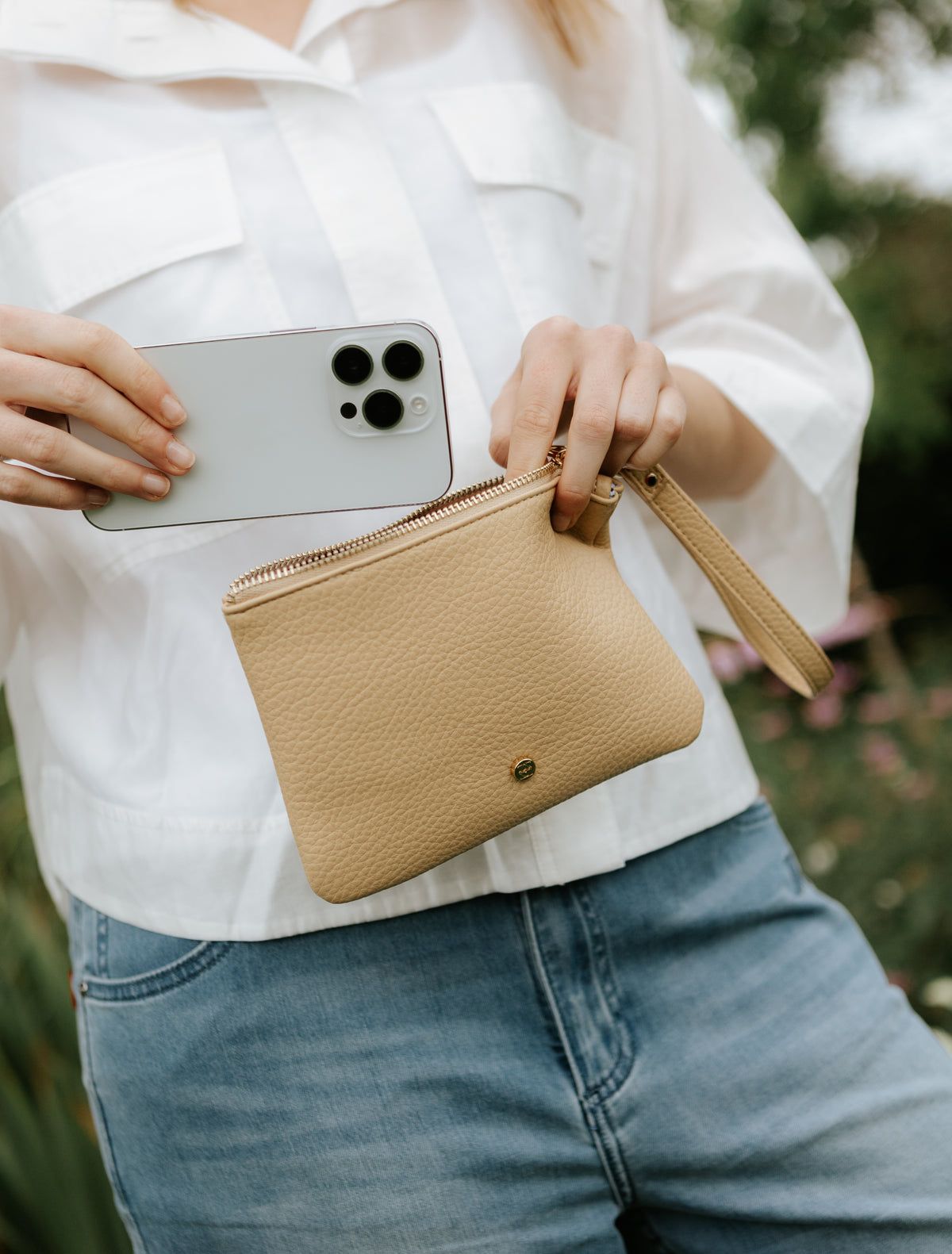 Mia Clutch Butter