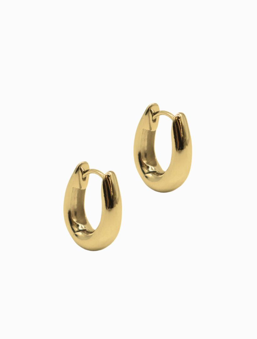 Front view - Huggies gold hoops