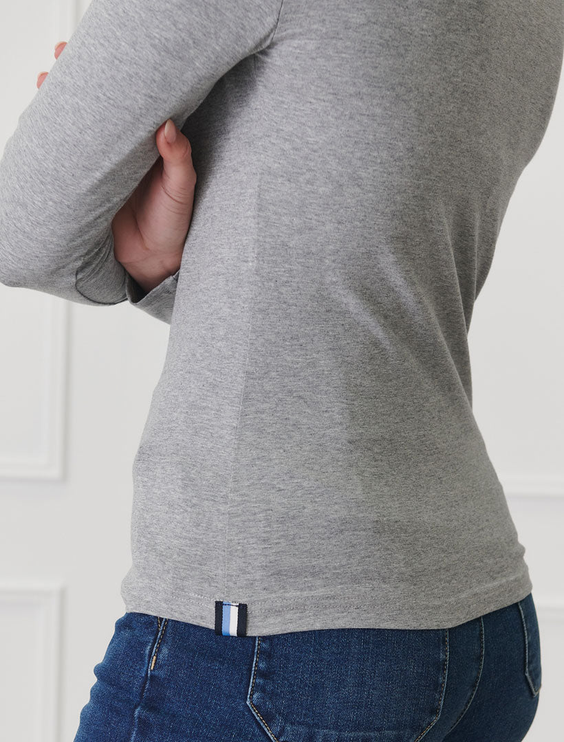 Detail - Long sleeve tee in grey