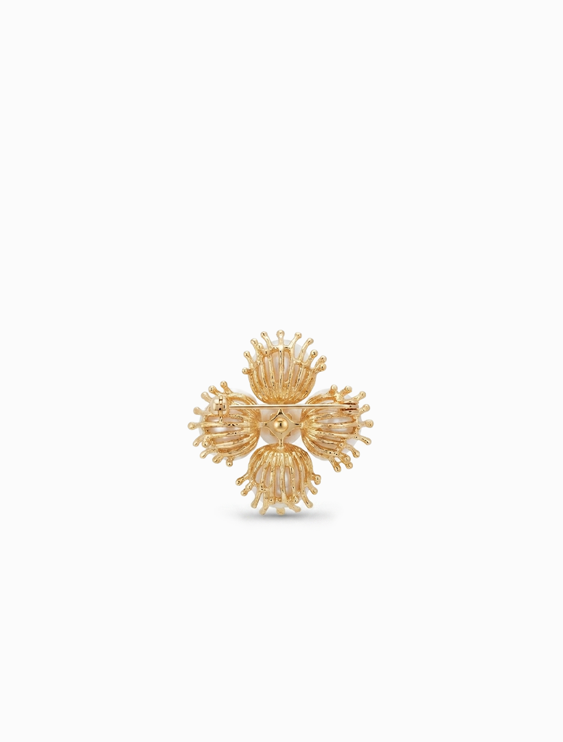 Pearl and Gold Brooch Gold