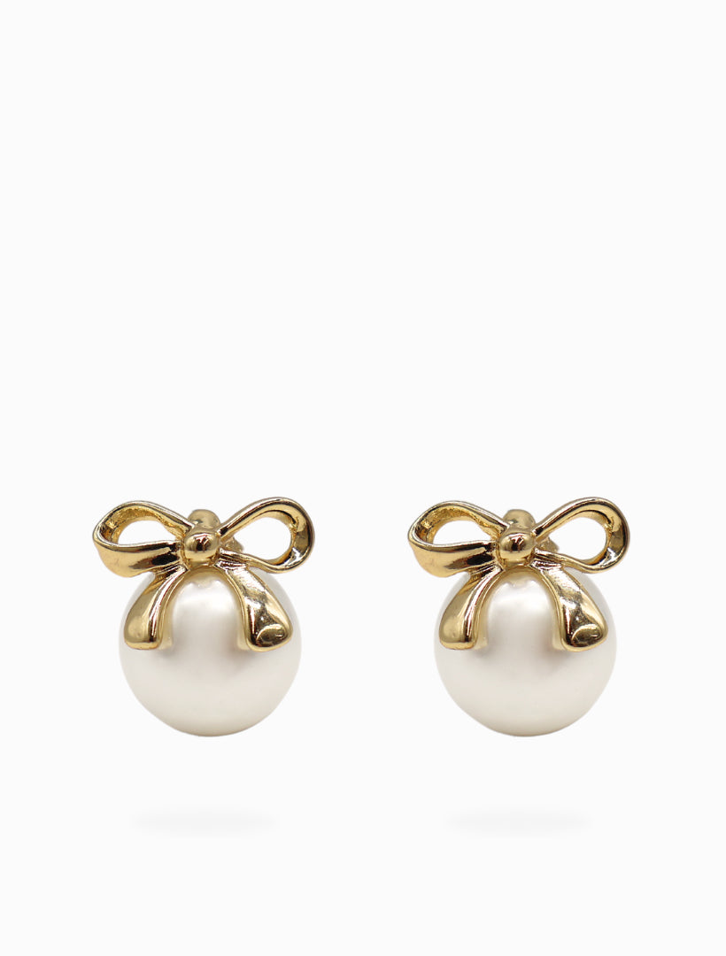 Front view - peal gold bow studs