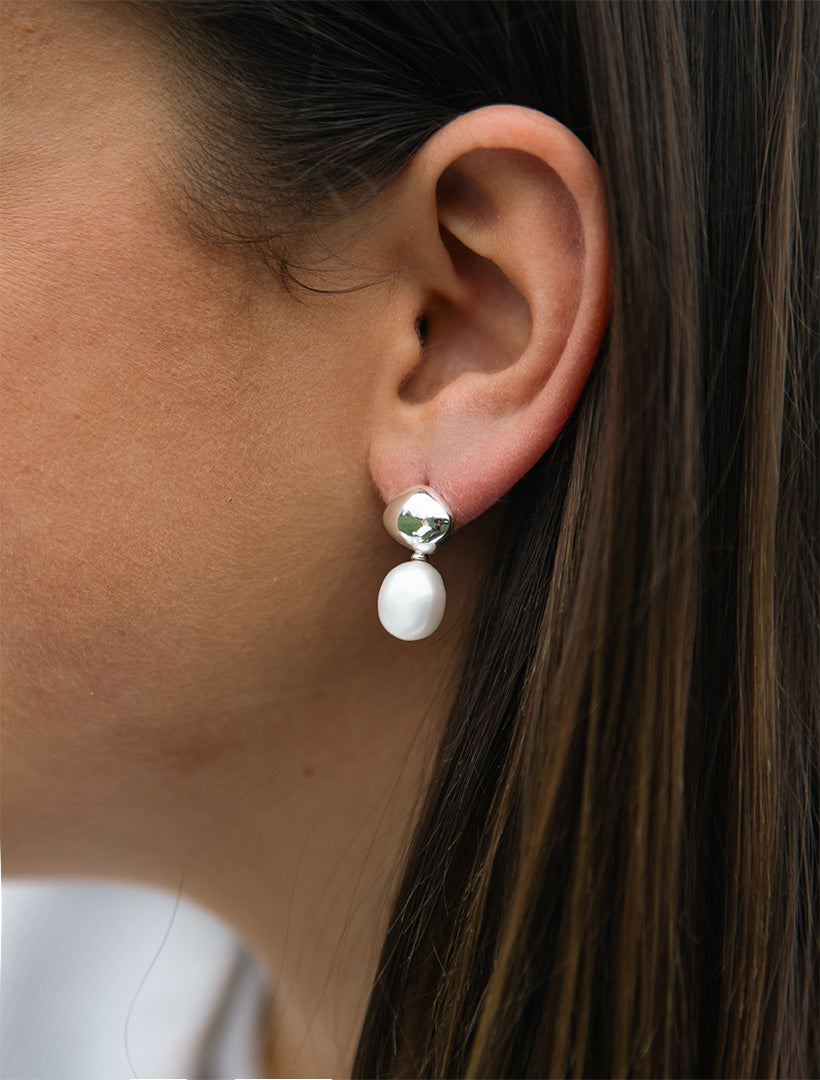 Stud Pearl Drops Rhodium