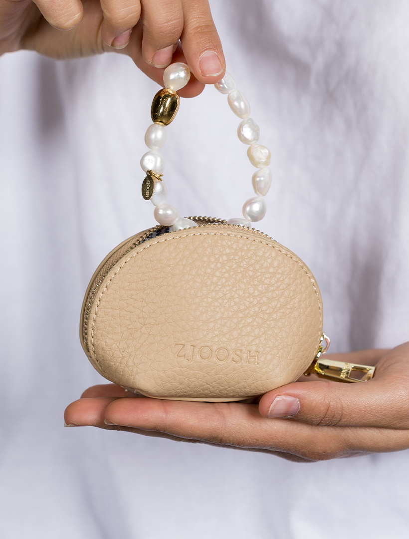 Public Desire The Angelica pearl handle round clutch bag in white croc |  ASOS