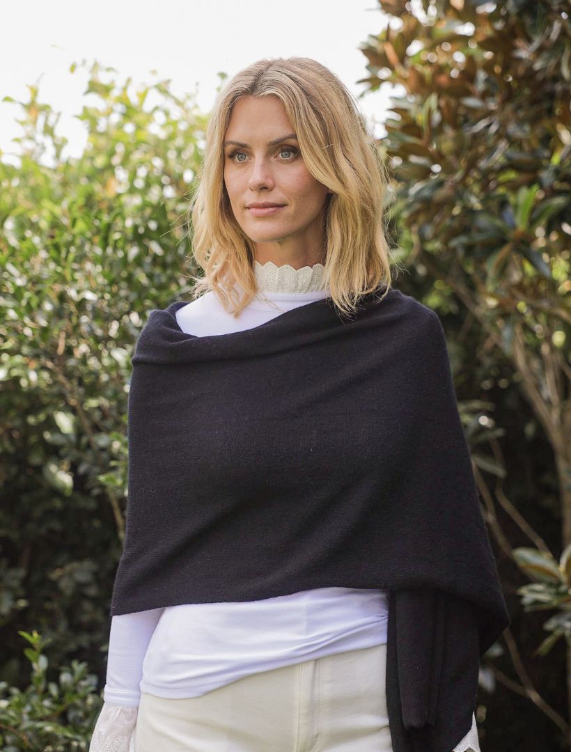 Cashmere Ponchette Black - Zjoosh