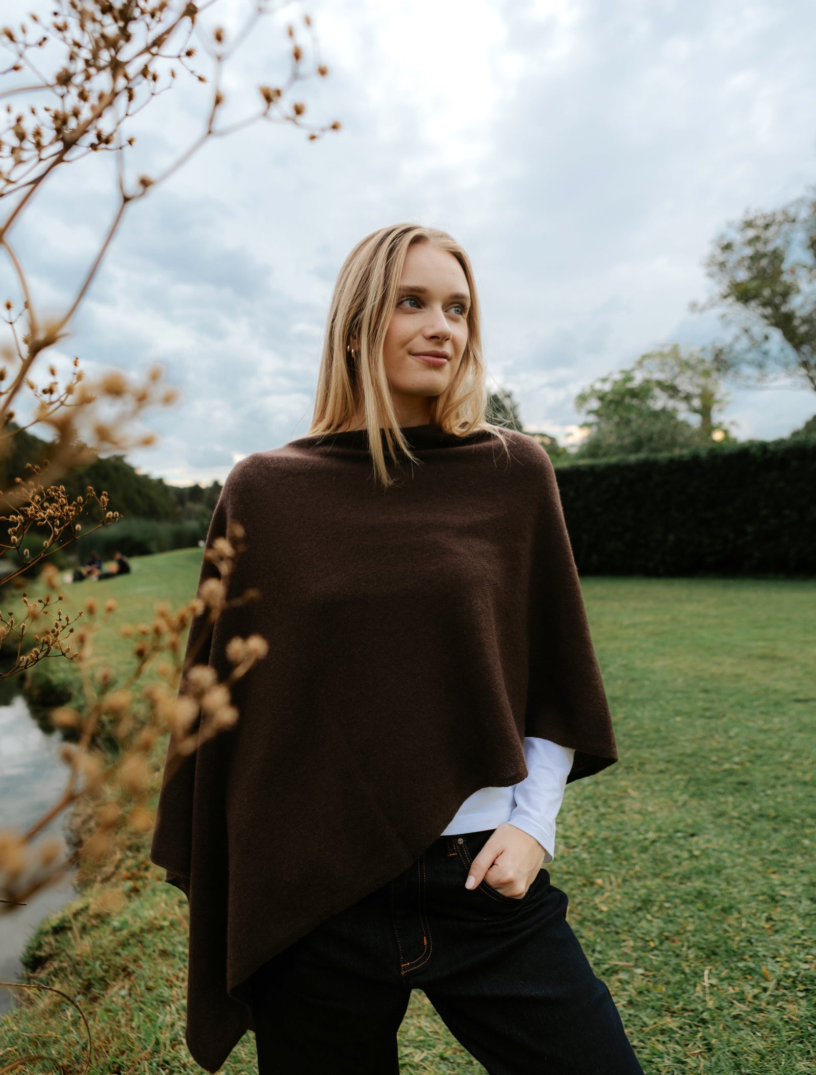 Cashmere Ponchette Chocolate - Zjoosh