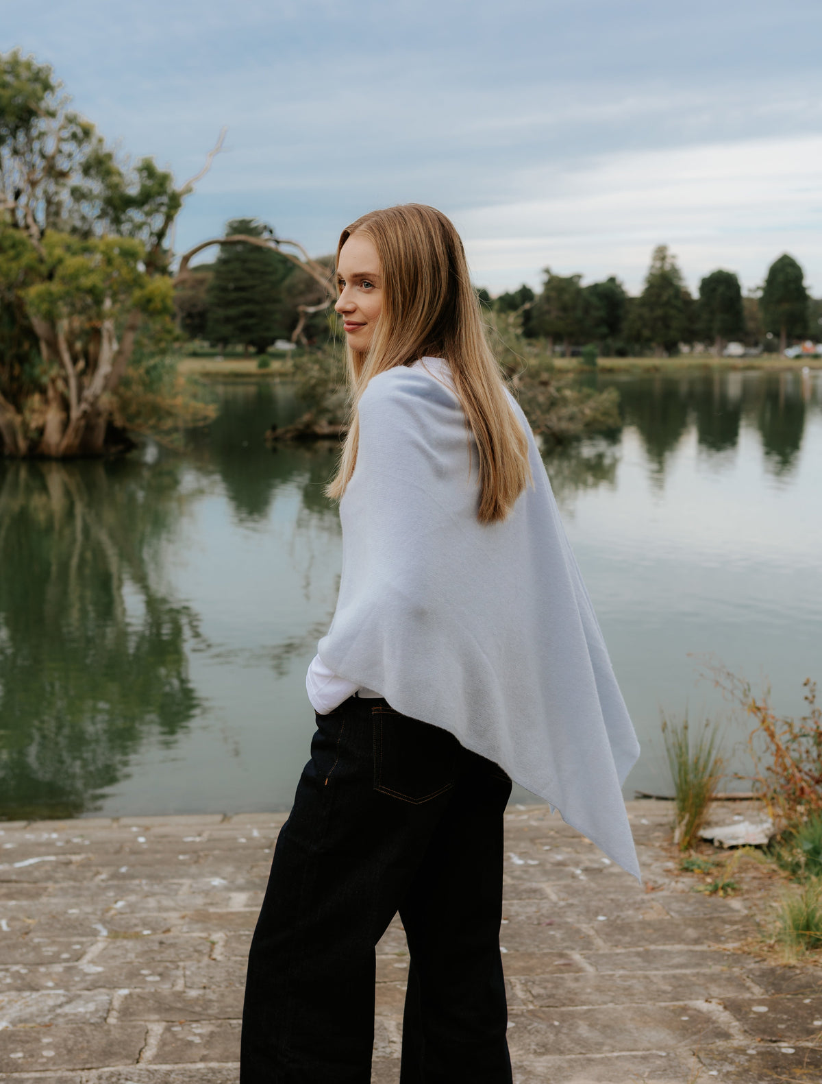 Cashmere Ponchette Pale Blue - Zjoosh