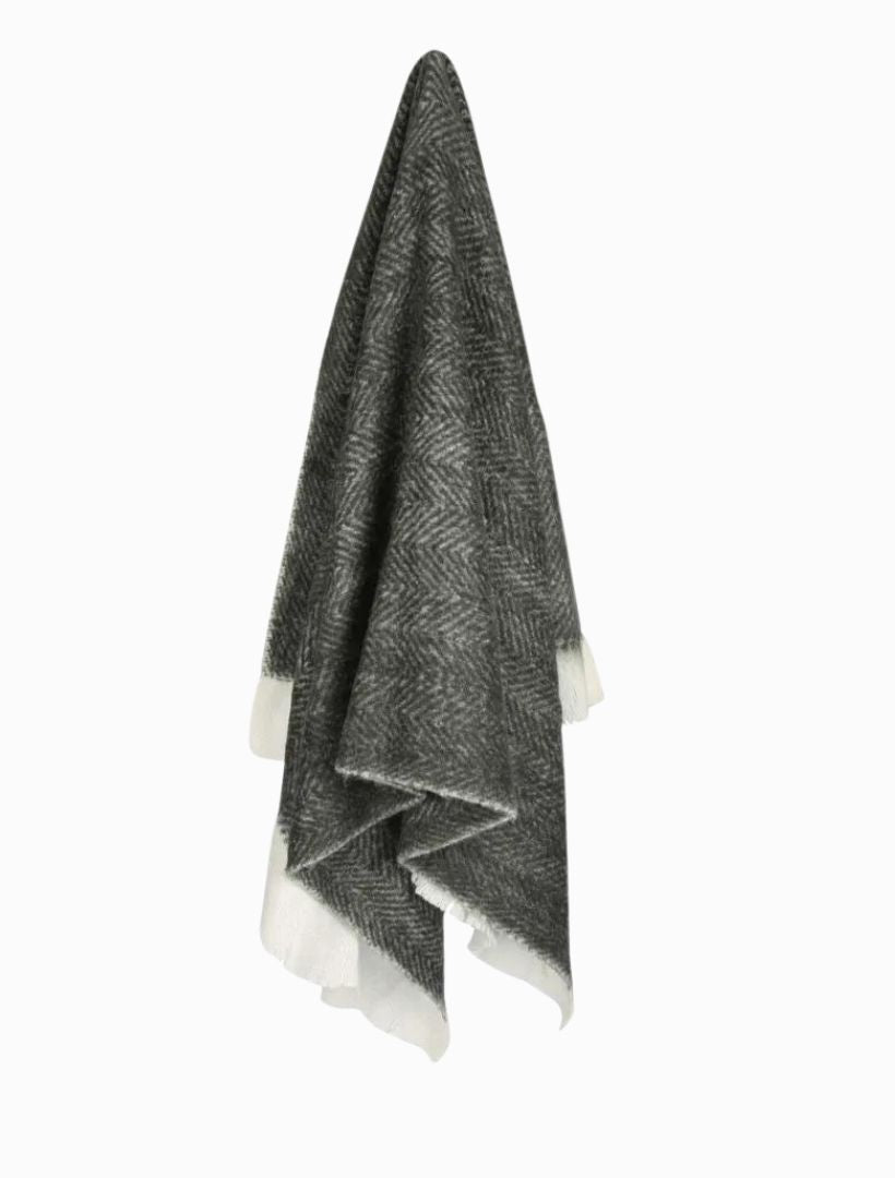 Galen Throw Charcoal - Zjoosh