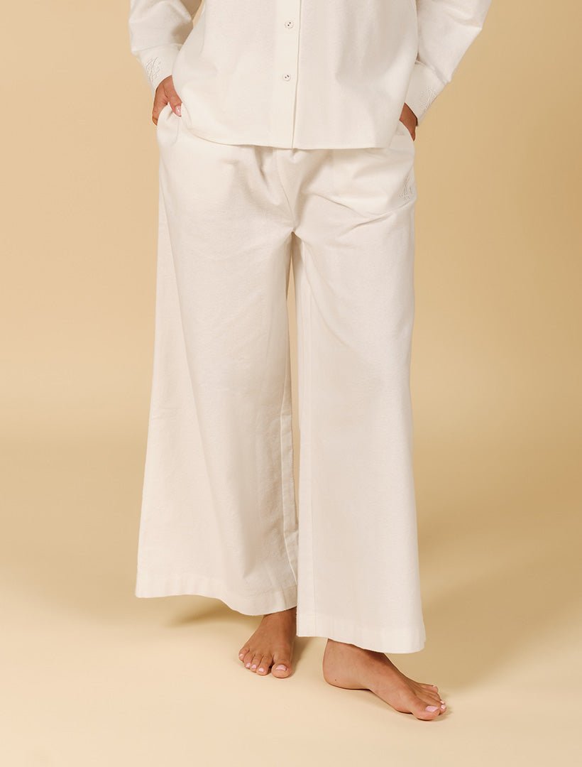 Insignia Flannel Long Sleeve Pyjama White - Zjoosh