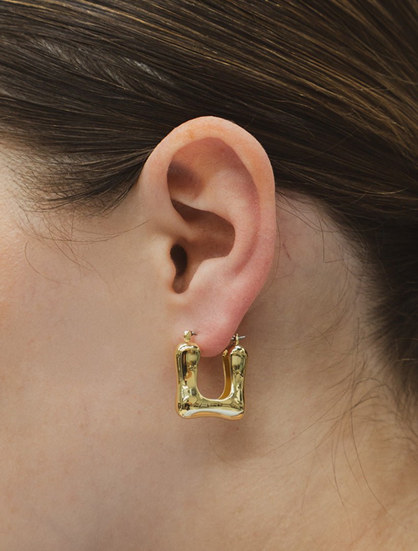 Oblong Wavy Hoops Gold - Zjoosh