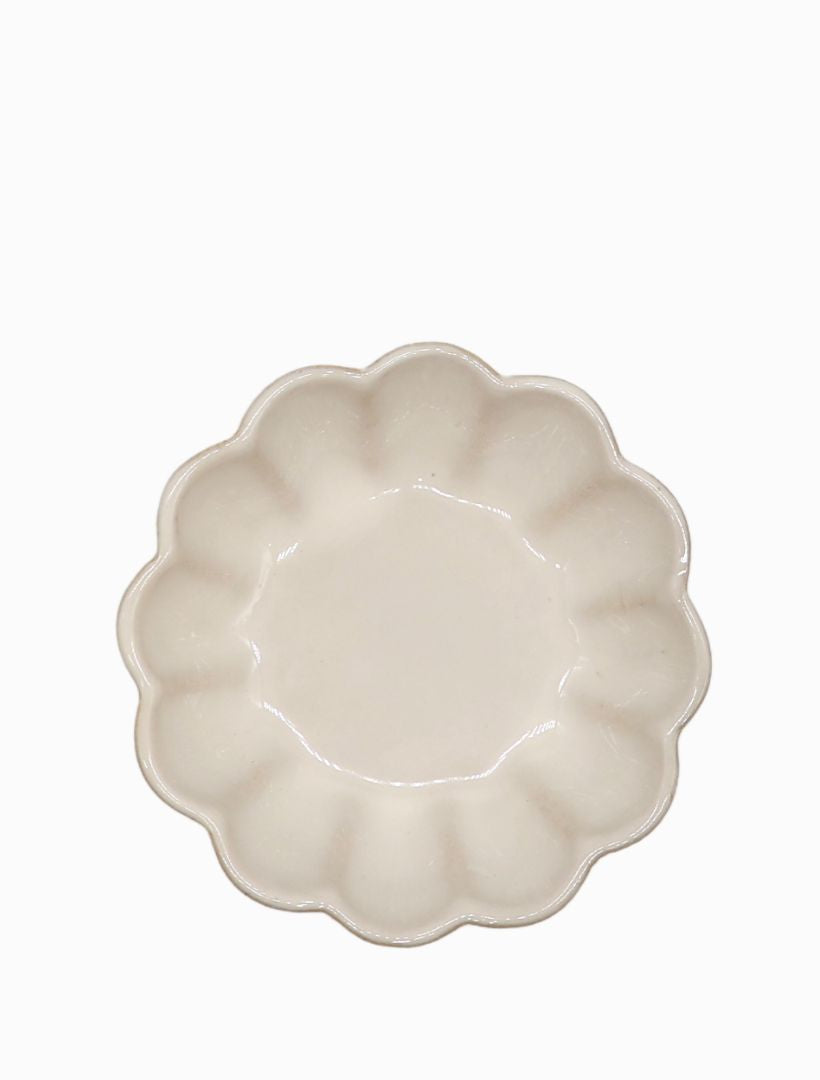 Top view - white scallop bowl large