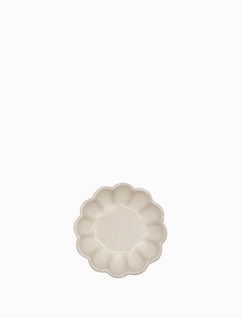 Top view - white scallop bowl small