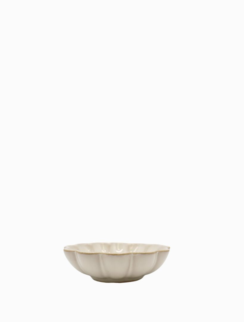 Front view - white scallop bowl small