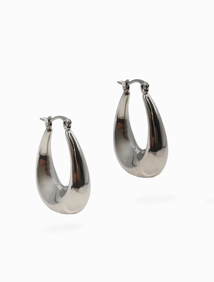 Side view - Teardrops silver hoops