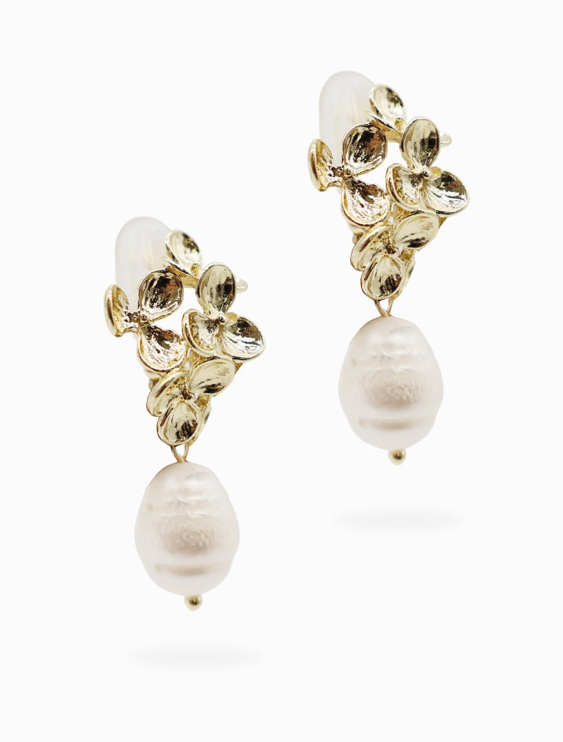 Symposium Daisy Cluster Pearl Drops Clip Ons - Zjoosh