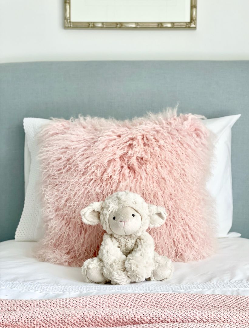 Blush pink fur pillow sale